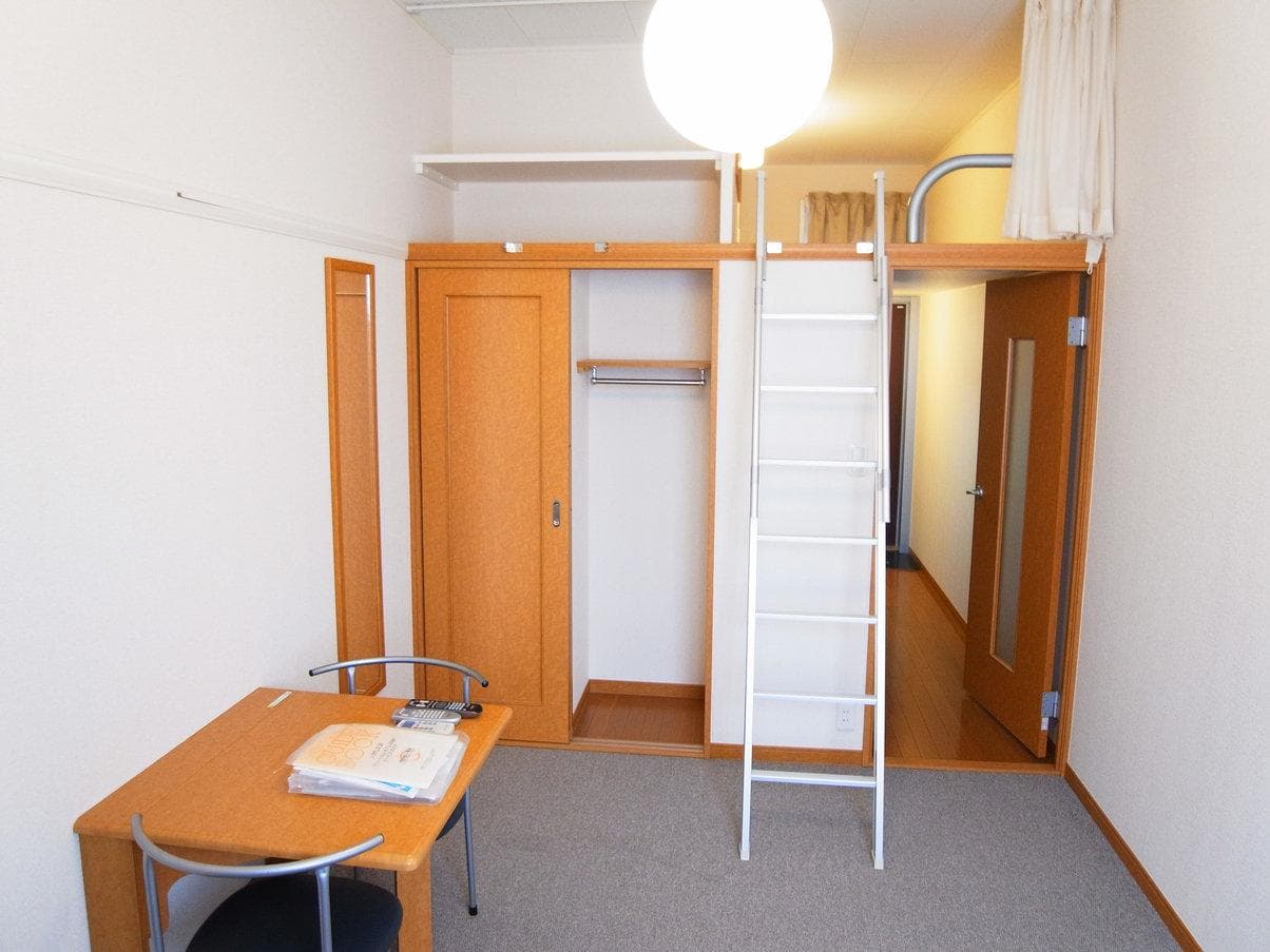 Room image 12