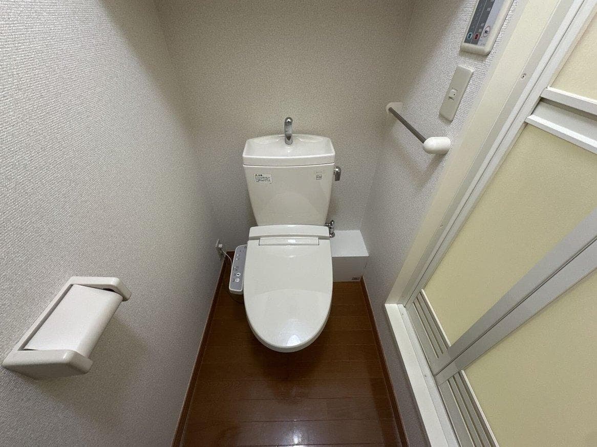 Room image 9
