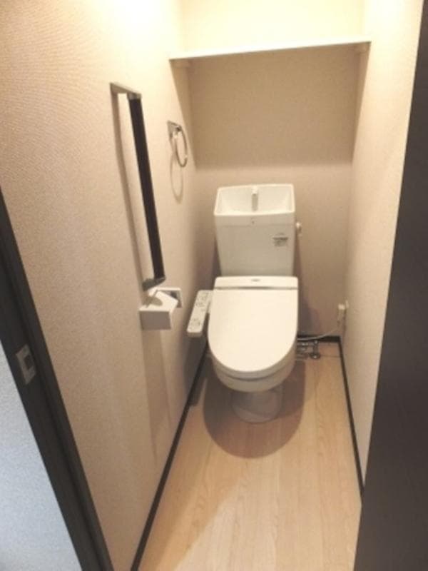 Room image 8