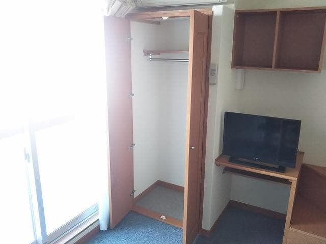 Room image 15