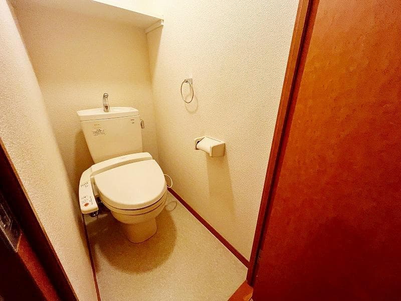 Room image 8