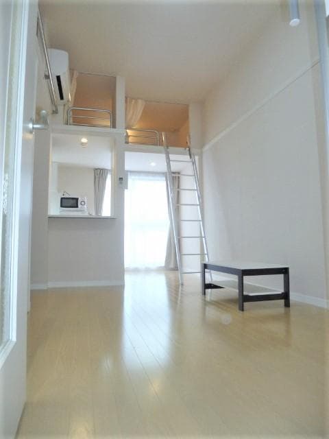 Preview interior of LEONEXT Maihama II