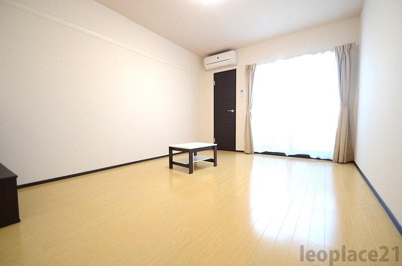 Preview interior of CLEINO Kei