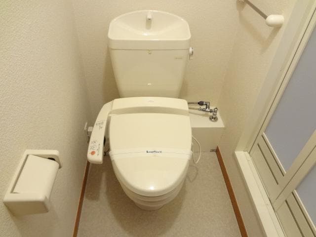 Room image 15