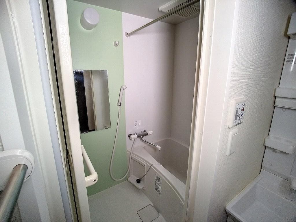 Room image 11