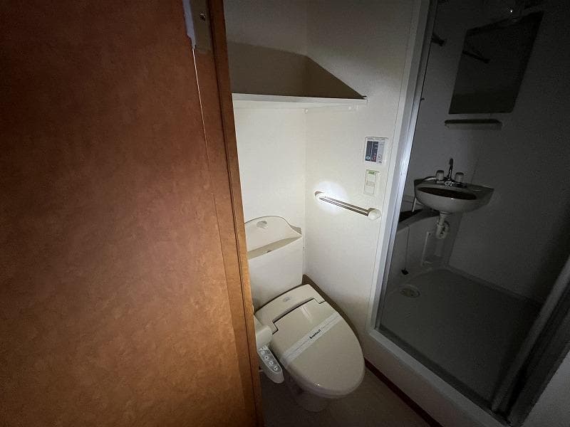 Room image 8