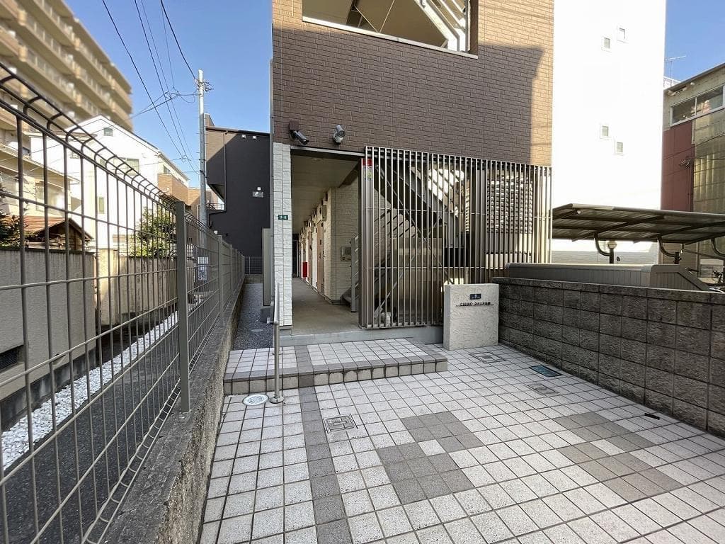 Room image 12