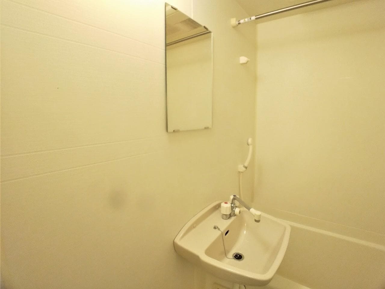 Room image 8