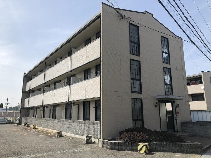 Main exterior of leopalace Nishikinohama A
