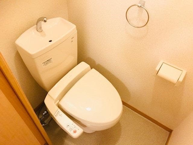 Room image 8