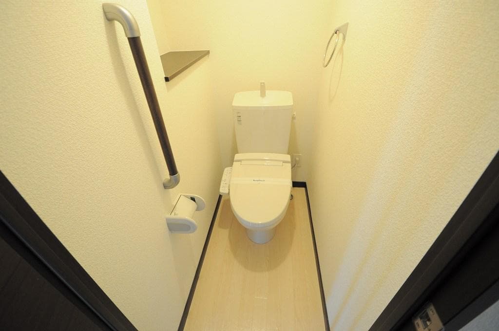 Room image 8