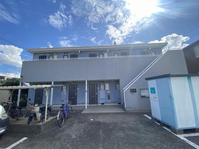 Main exterior of leopalace Higashino