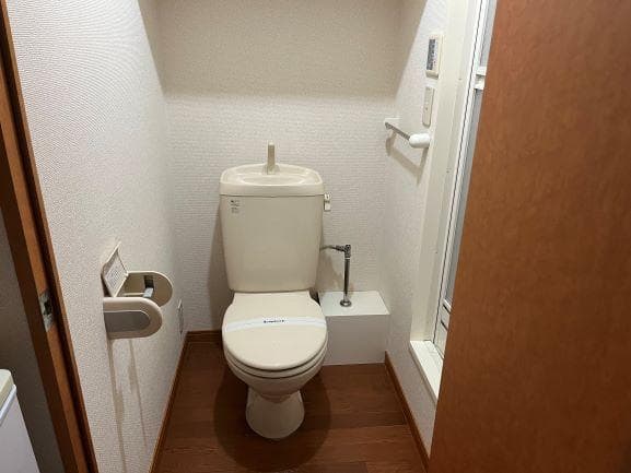 Room image 9