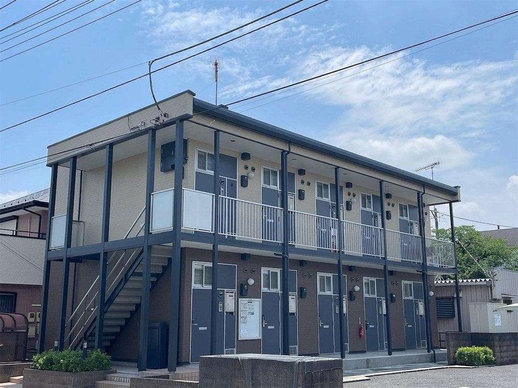 Main exterior of leopalace Fukujuso