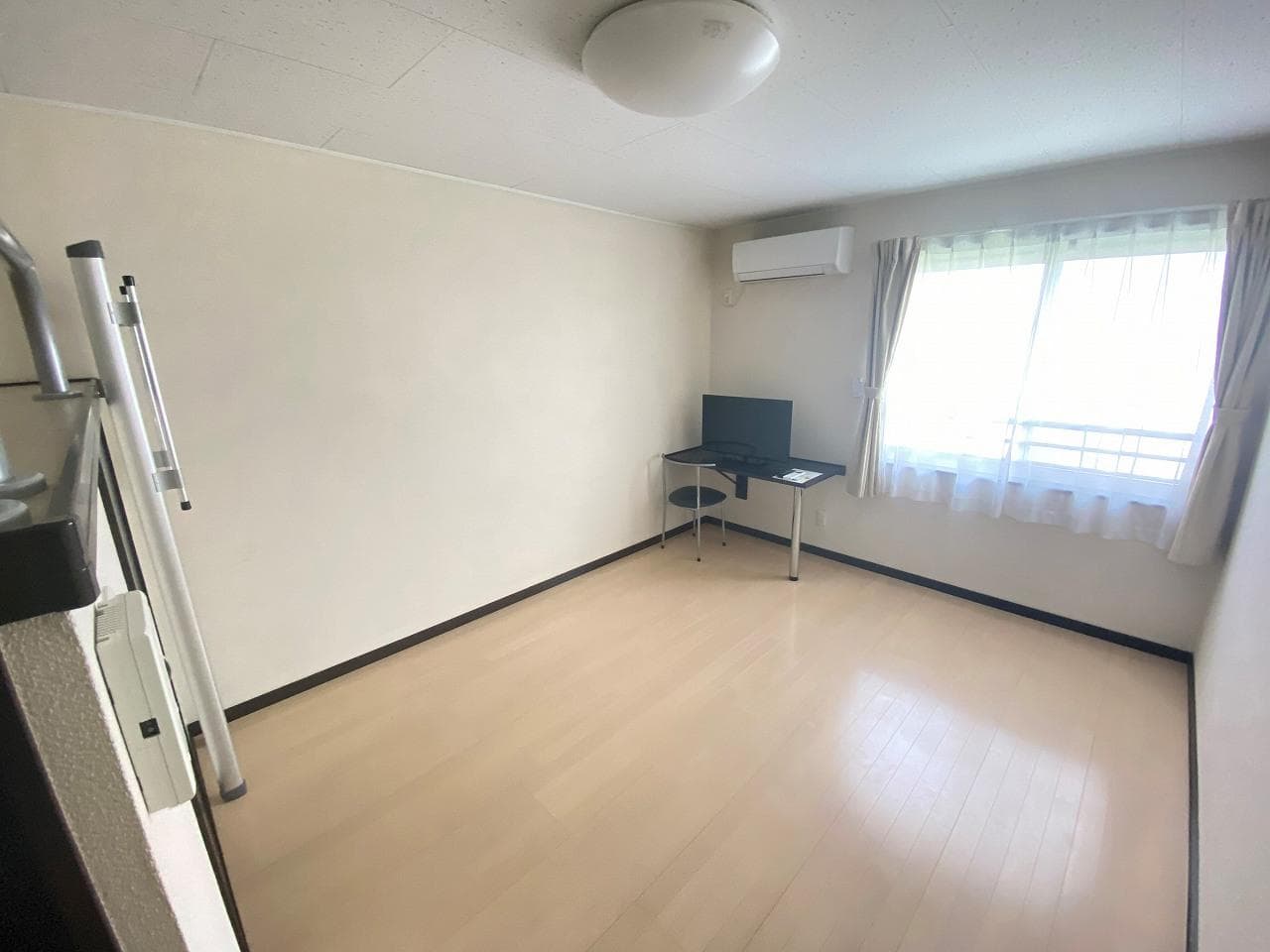 Preview interior of LEONEXT Slim Hills