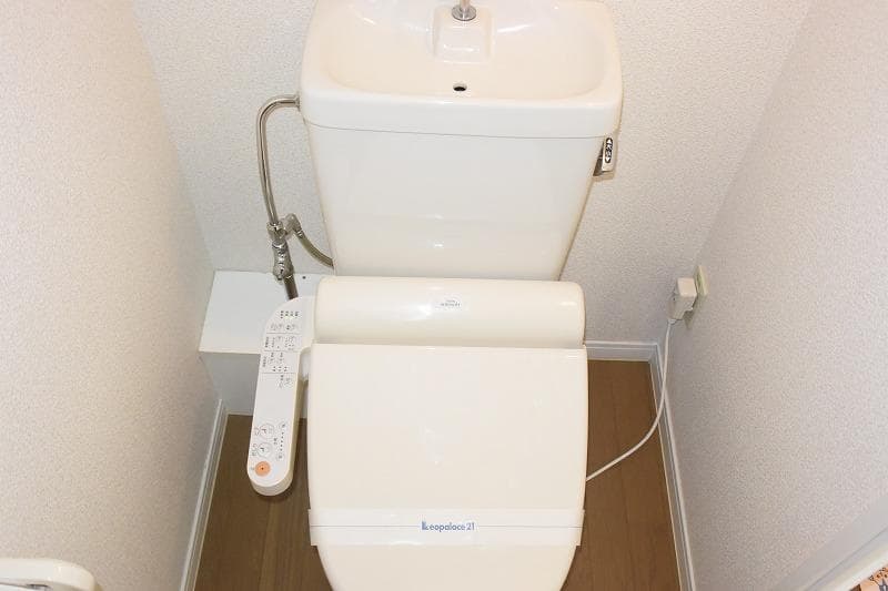 Room image 8