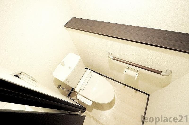 Room image 13
