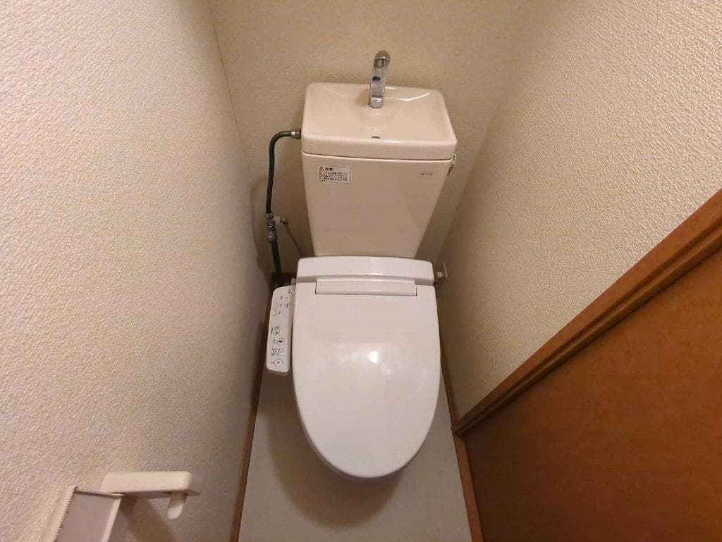 Room image 8