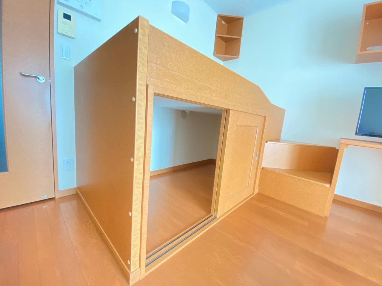 Room image 11