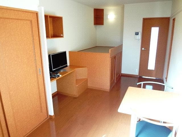 Room image 8