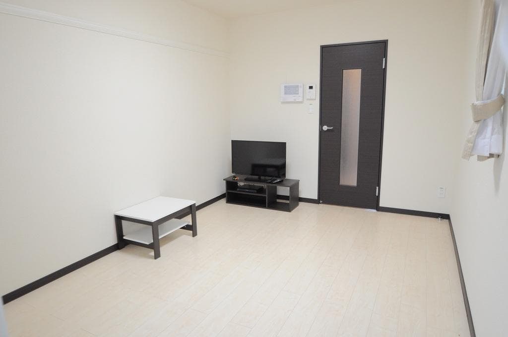 Room image 15