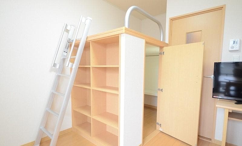 Room image 8