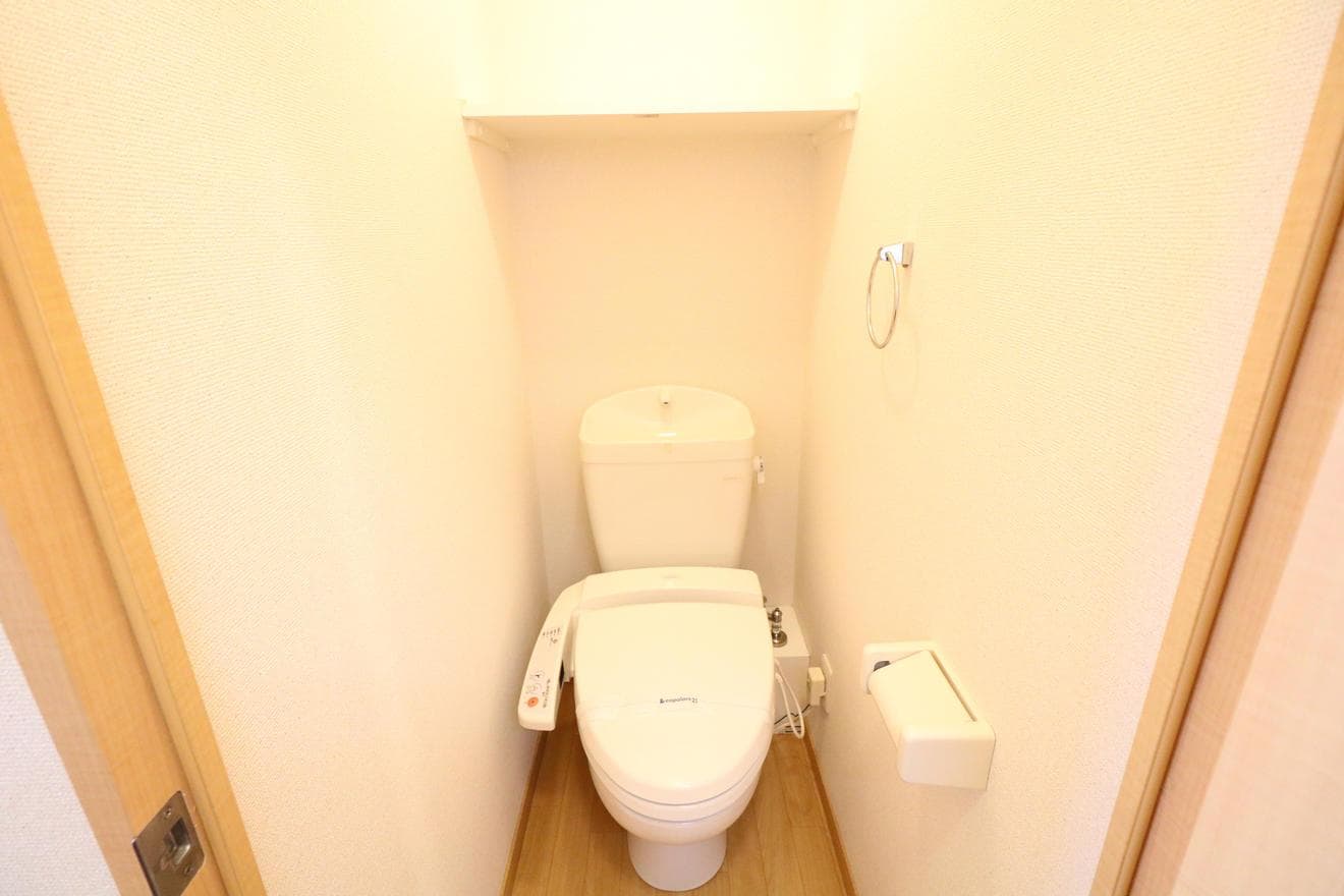 Room image 15