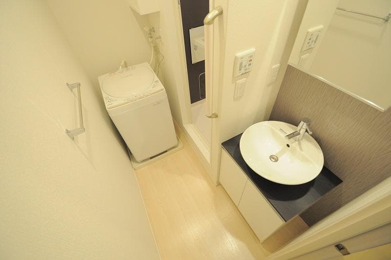 Room image 11