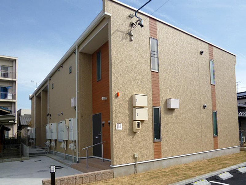 Main exterior of LEONEXT Matsuno Tomi II