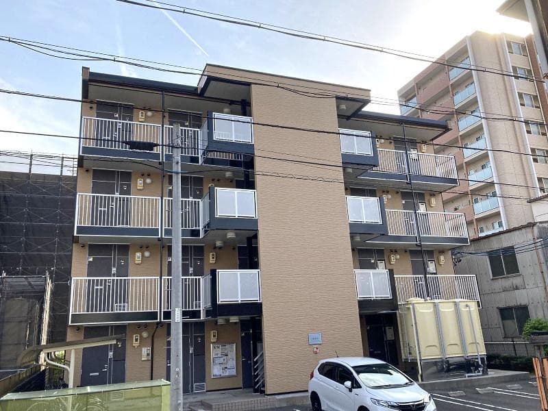 Main exterior of leopalace Kibou