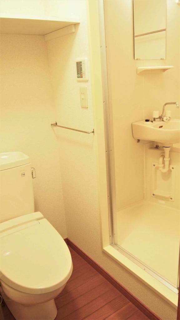 Room image 8