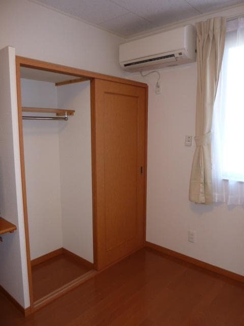 Room image 15