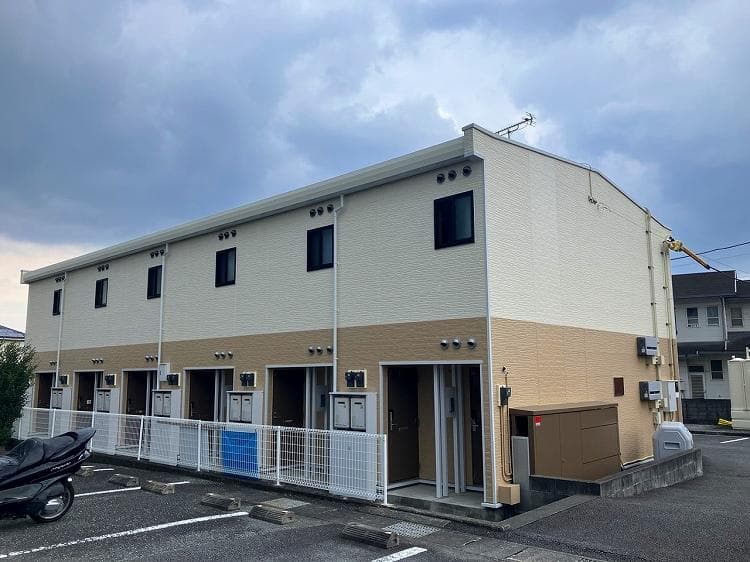 Main exterior of leopalace Kadoike IV