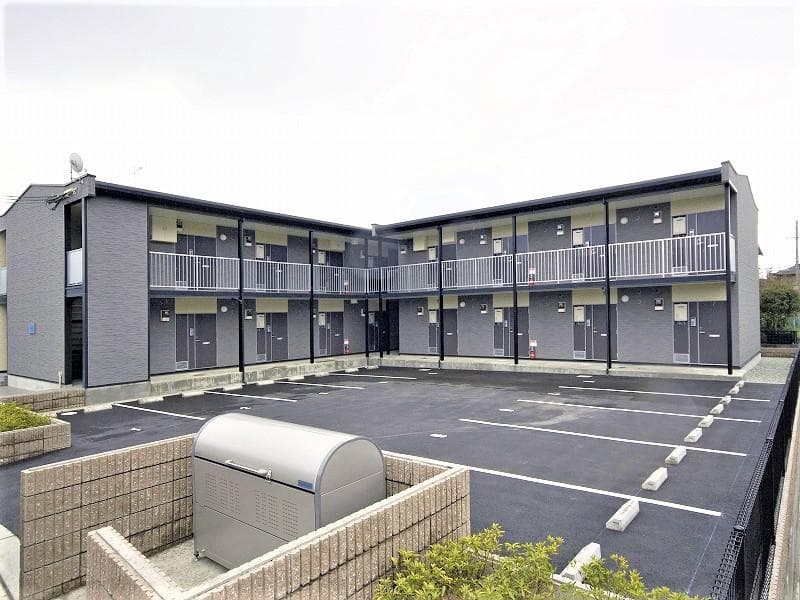 Main exterior of leopalace Joy Ooi