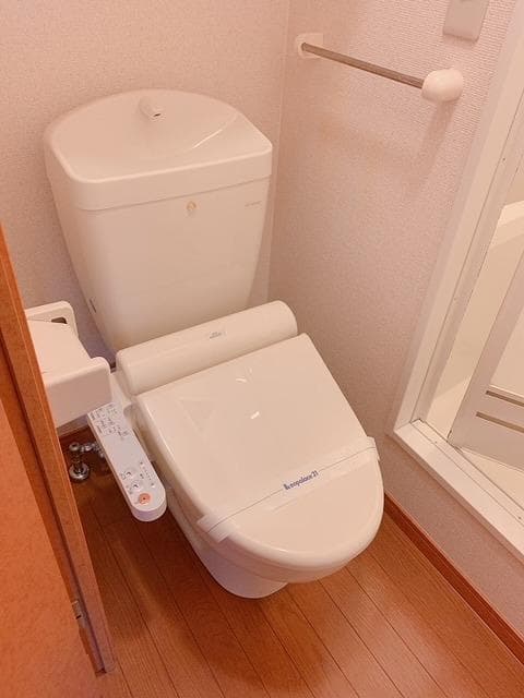 Room image 9