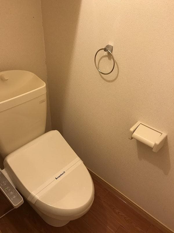 Room image 16
