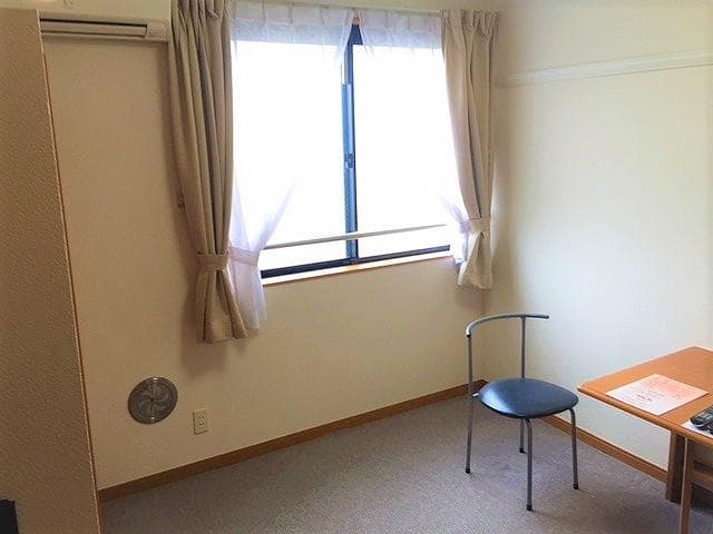 Room image 11