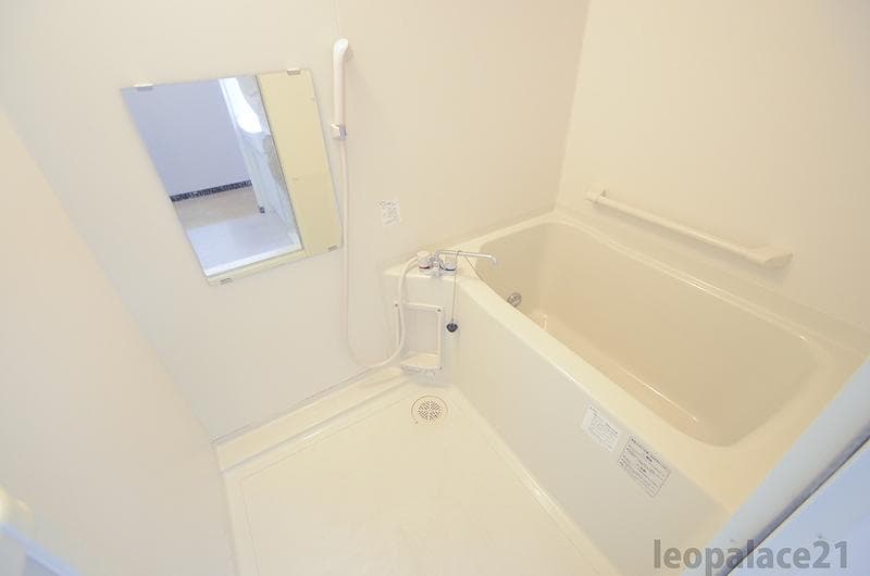 Room image 9