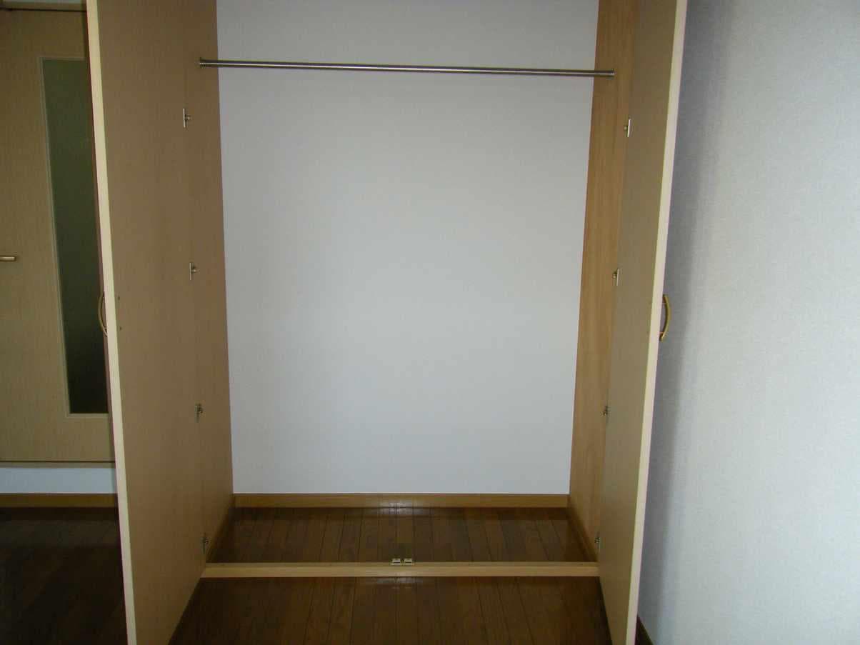 Room image 12