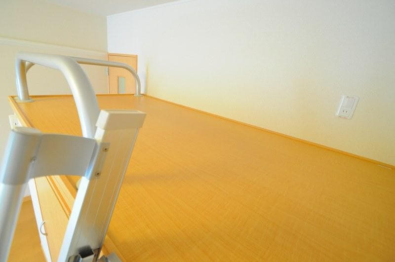 Room image 8