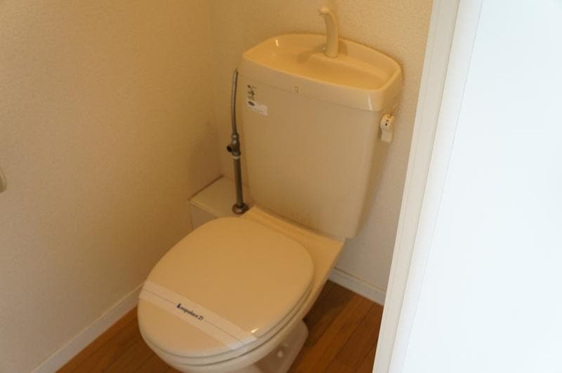 Room image 8