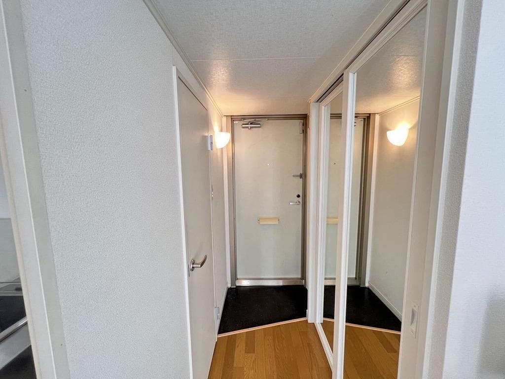 Room image 14