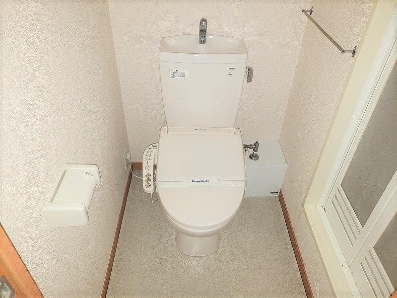 Room image 8