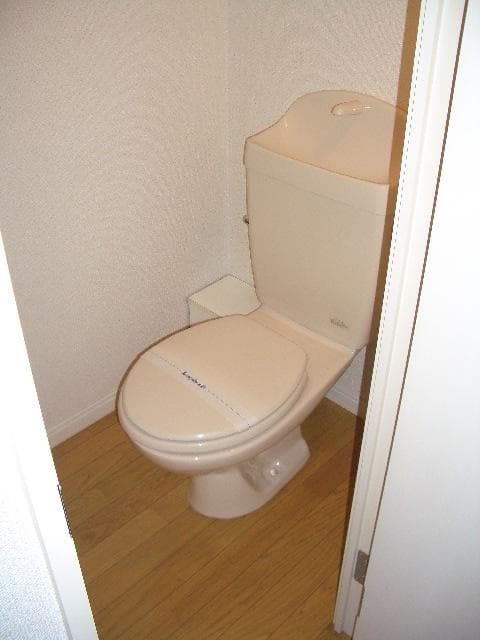 Room image 8