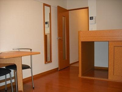 Room image 16