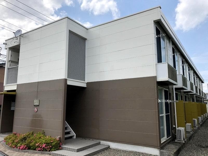 Main exterior of leopalace Hostel Yamashita