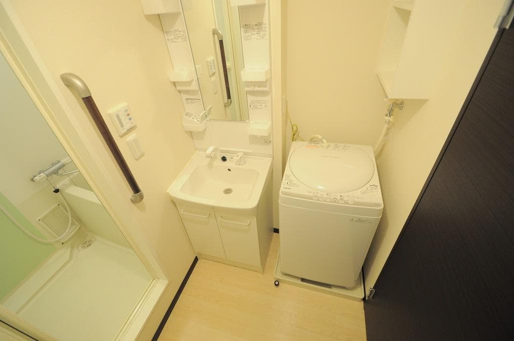 Room image 11