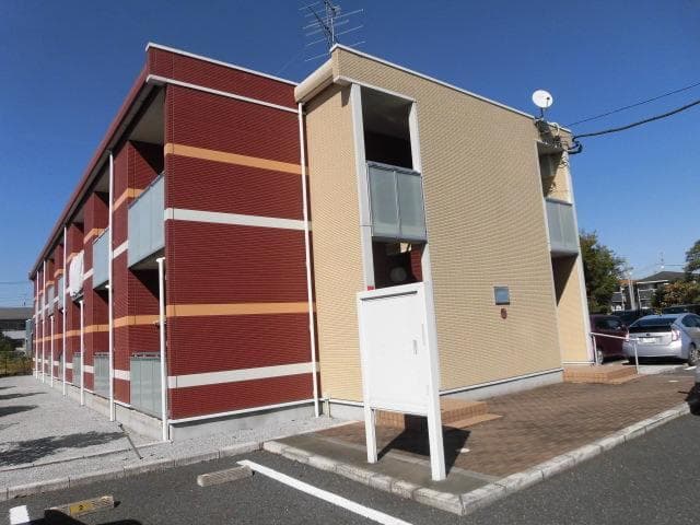 Main exterior of LEONEXT Charme Court