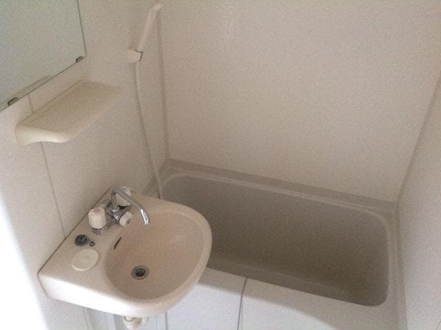 Room image 8