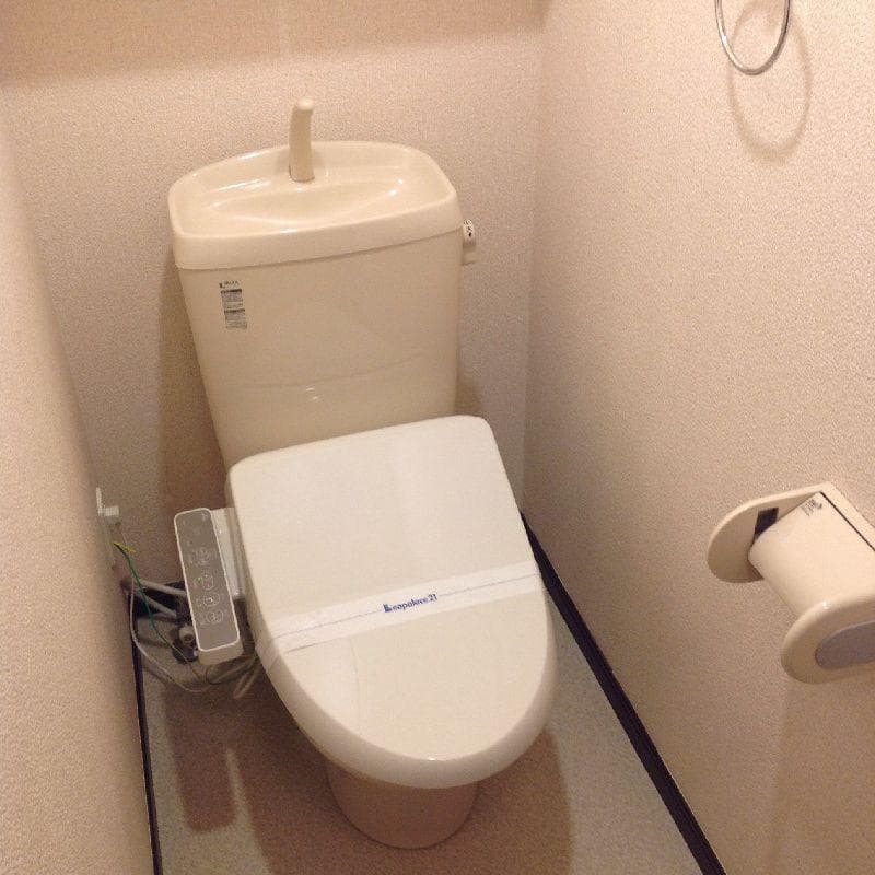 Room image 8